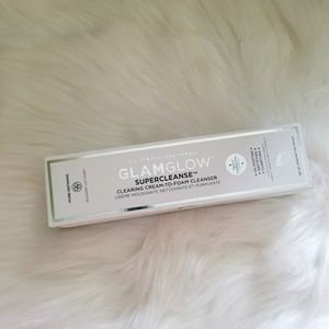 GLAMGLOW
SUPERCLEANSE Clearing Cream-to-Foam a